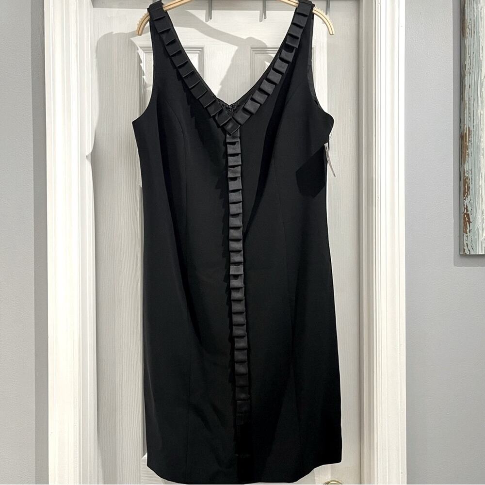 Chetta B Women's Black V-neck Sheath Dress Sz 12